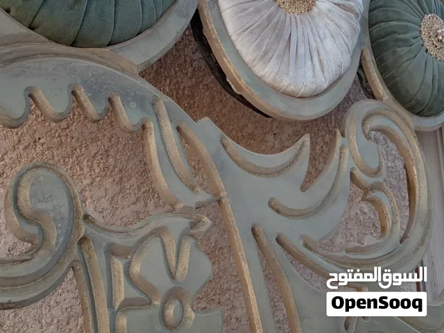 لوحة ستار نضيفة لونها أخضر علبيج