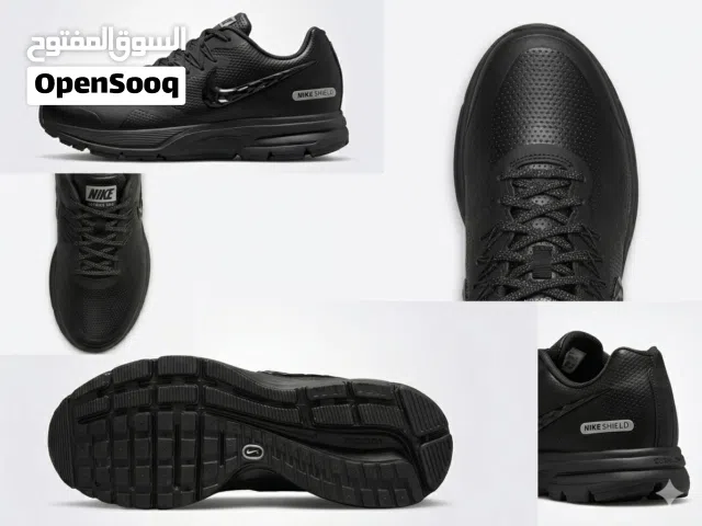 بوت نايك أسود ملوكي (Triple Black) مقاس 41 - جديد لقطة