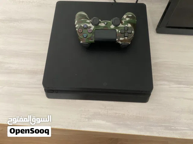 للبيع سوني 4 مستعمل ونظيف ما فيه اي عطل