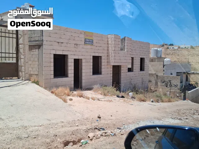 210 m2 4 Bedrooms Townhouse for Sale in Zarqa Graiba