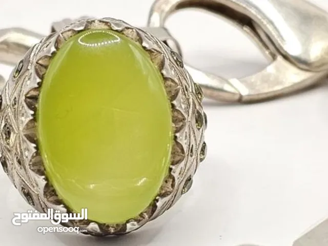 خاتم أخضر تفاحي مطعم ب 16 ألماسة