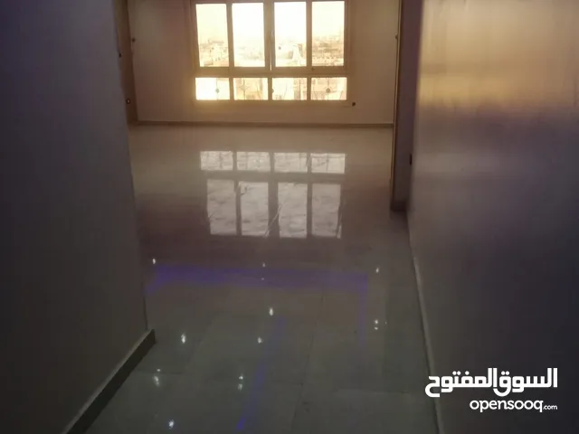 شقه للبيع في حدائق الاهرام في منطه ح بموقع مميز