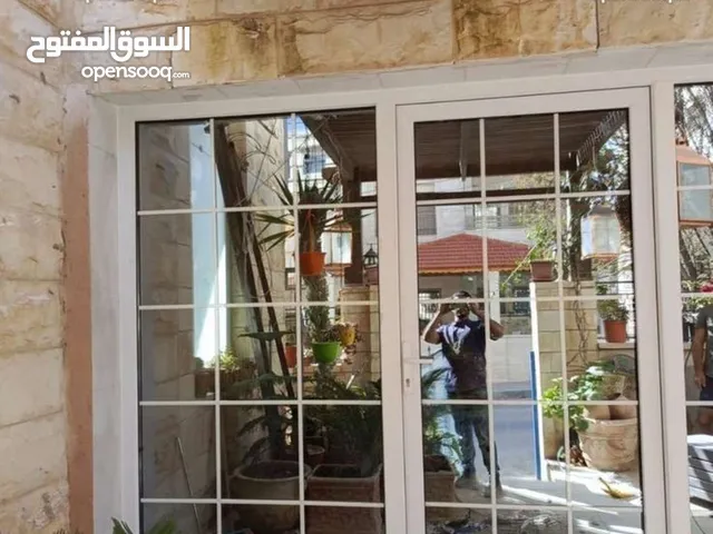نشتري نشتري نشتري جميع انواع الشبابيك المنيوم والبواب الخشب والحديد والمطابخ والكرميد والسكراب