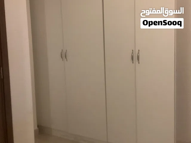 خزانة أربع  أبواب