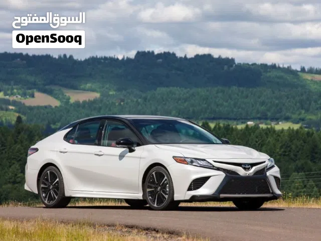 Sedan Toyota in Hawally