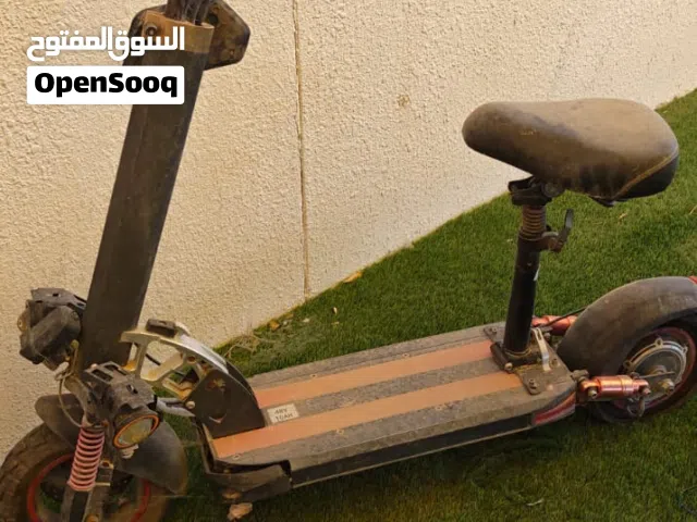 سكوتر مستعمل موديل 2020 من كان ام مع محرك 250 سي سي وعدد كيلومترات قليل