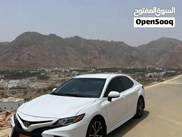 كامري اللون الخارجي : أبيض نوع المقاعد (جلد/مخمل) : مخمل المسافة160الف كيلو خليجي / وارد : وارد