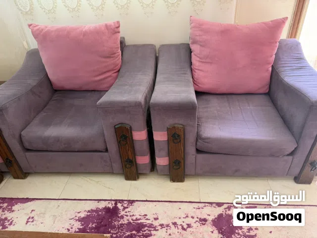 طقم كنب 7 مقاعد مع سجاد وطربيزات عدد ماليزي
