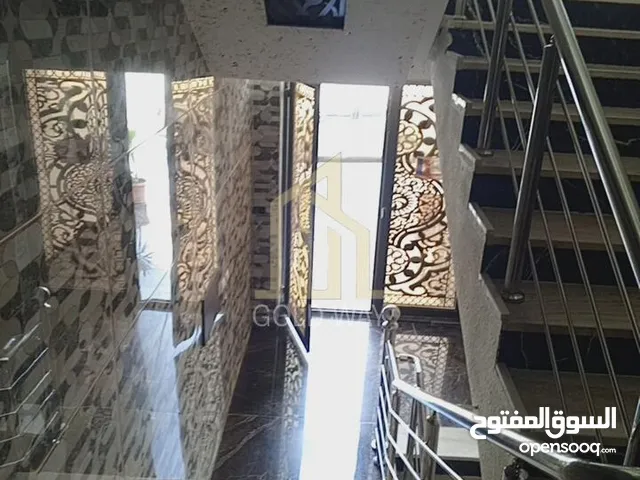 تملك شقة أرضية 150م بتشطيبات راقية في موقع مميز ربوة عبدون/ ref 4059