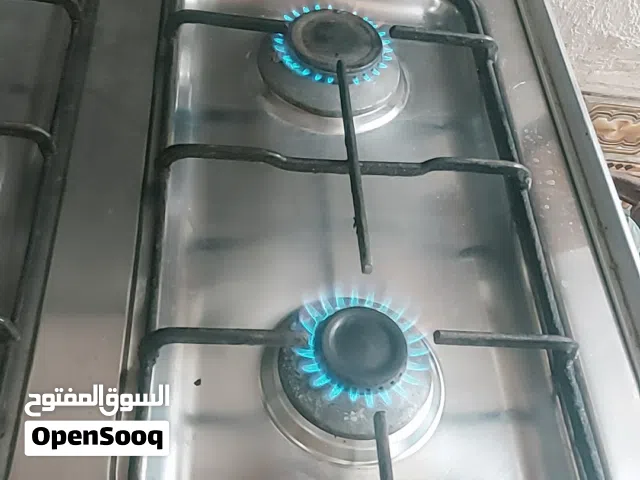 طباخ غاز للبيع بحالة جيدة (يشتغل جزئياً)