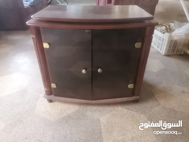 مكتبة تلفاز بحالة ممتازة للبيع