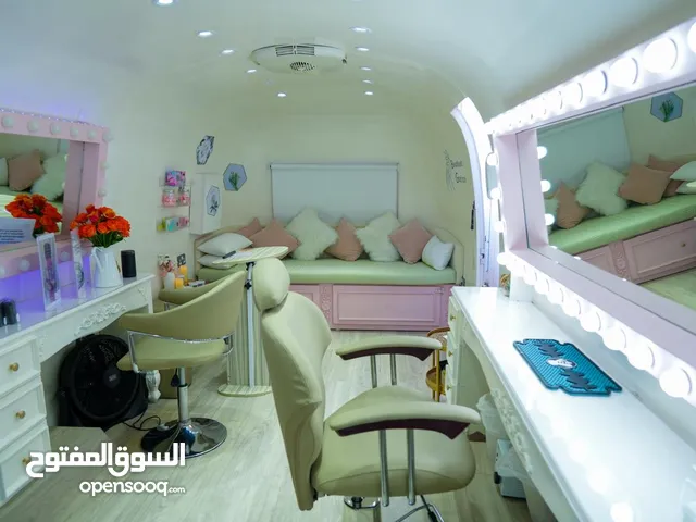 مقطورة صالون نسائي متحرك/ Ladies Salon Mobile Truck