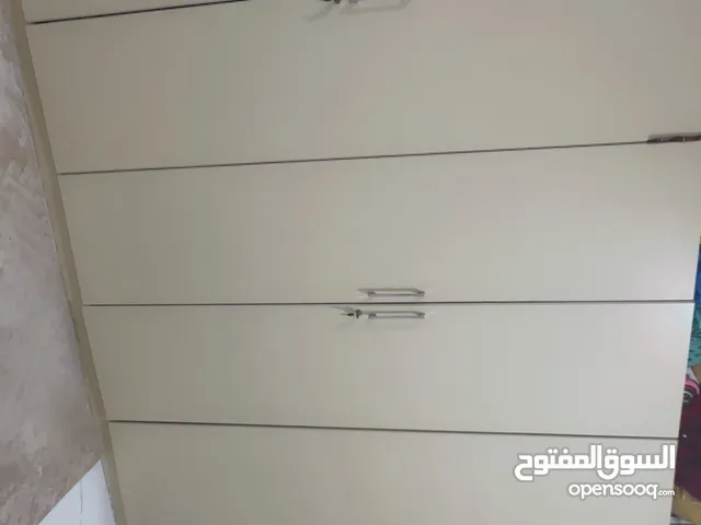 دولاب كبير جدا