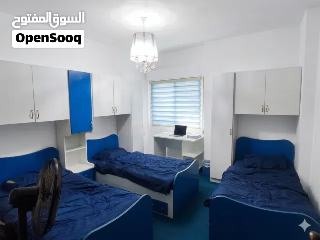 منزل للبيع بسعر مغري ومنطقه راقيه وهادئة وقريبه من كل شي