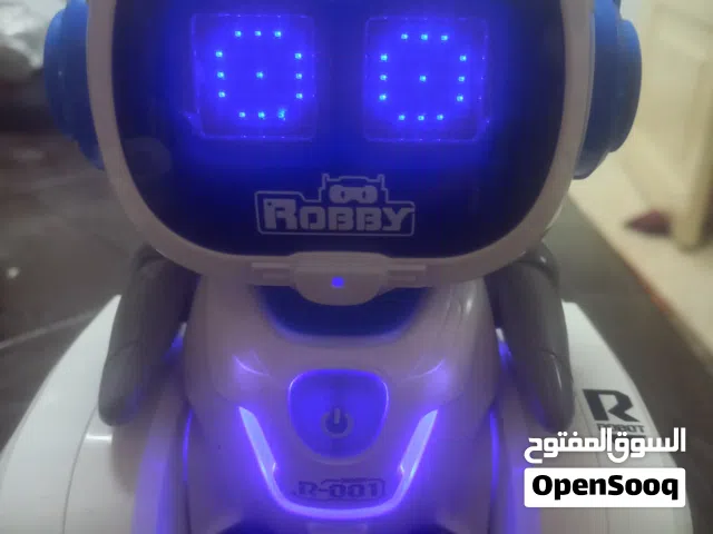 روبوت متحرك وناطق ومغني مستعمل يومين