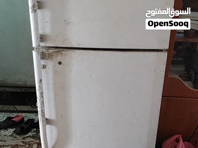 ثلاجه نظيفه جدا