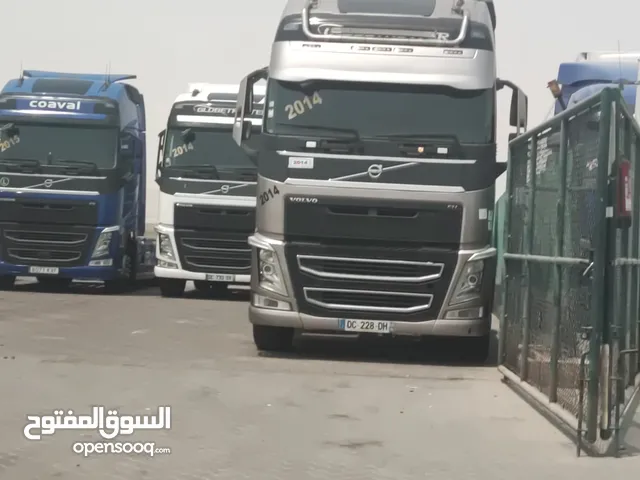Tractor Unit Renault 2018 in Muscat