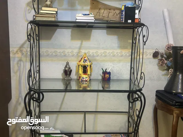 مكتبه حديد في حاله ممتازه