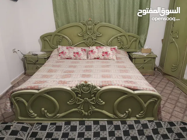 غرفة نوم كاملة .مع الفرشة .خزانة لف خشب نوع اول