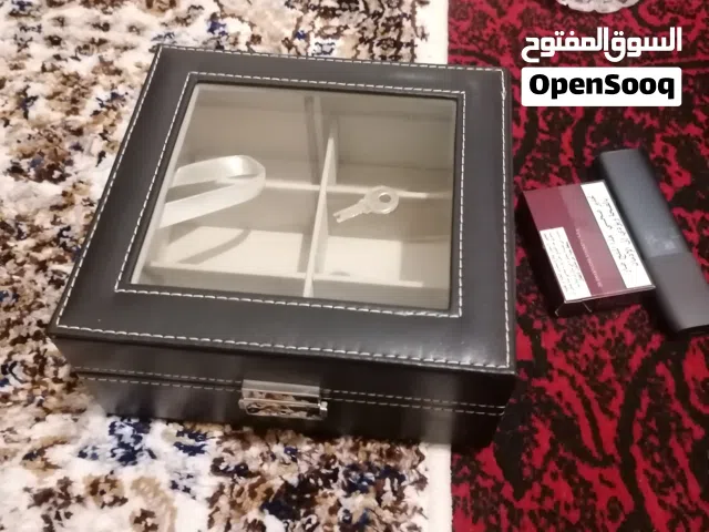 صندوق مجوهرات مع قفل