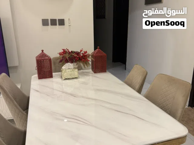 صاله وطاوله طعام