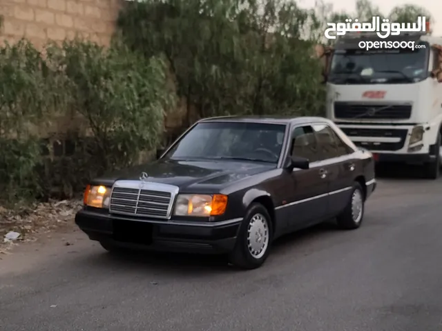 مرسيدس إرنب E 300 موديل 1992 وارد ياناس بضاعة مضمون من الصدام الى الصدام