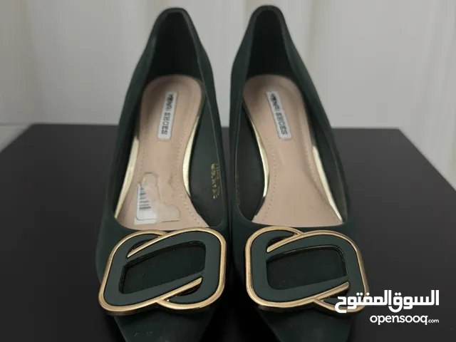6 pairs of elegant heels -size 38