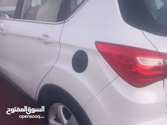 شانجان cs35 ابيض مكفول رقم بغداد باسمي شرط تحويل هزه جديده لغاية 2029 ماشيه تقريبا 100الف قابل للزيا