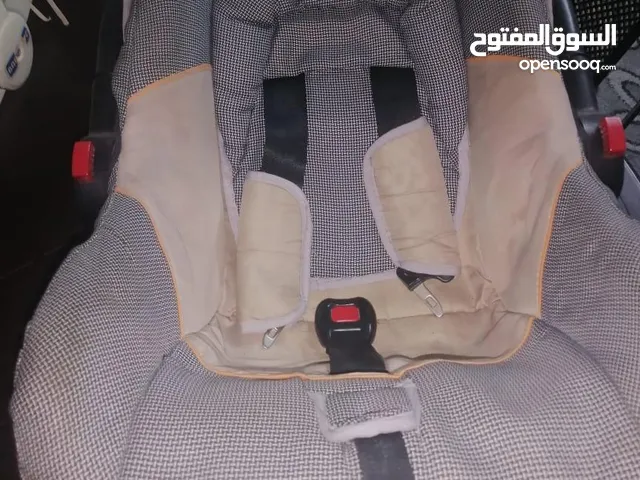كوت ماركة baby love بحالة شبه جديد....... ........ ........