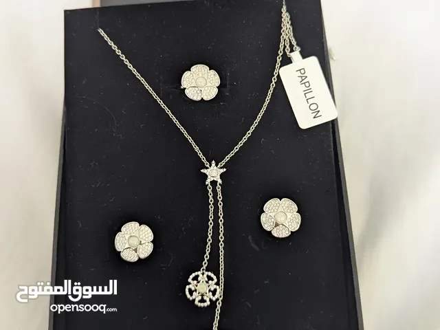 طقم اكسسوارات خاتم وحلق وقلادة، ماركة Papillon jewellery set