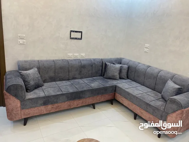 أطقم كنب كورنر بحال الوكالة ولا نقرة خشب سويد كل طقم 8 مقاعد بسعر 195 دينار لكل طقم شامل توصيل لع