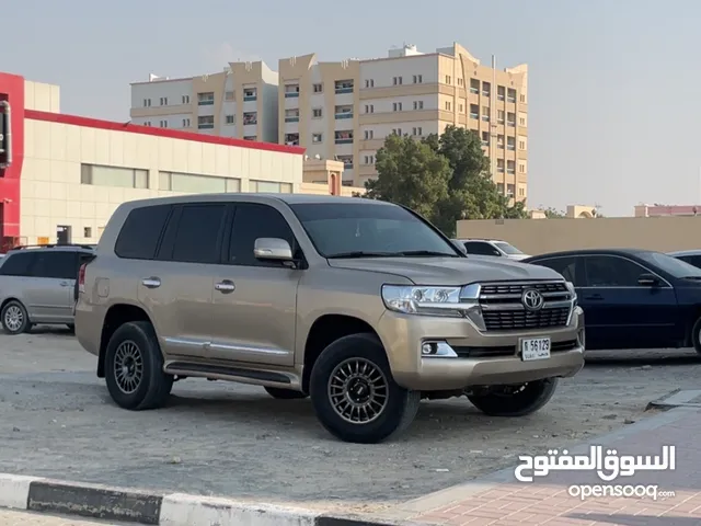 لاند كروزر 2015 للبيع بسعر مميز