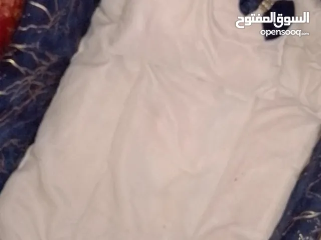مستلزمات اطفال بحالة ممتازه للبيع بسعر مناسب تخت ارضي للعمر الست شهور ومرجيحه اطفال للعمر السنه