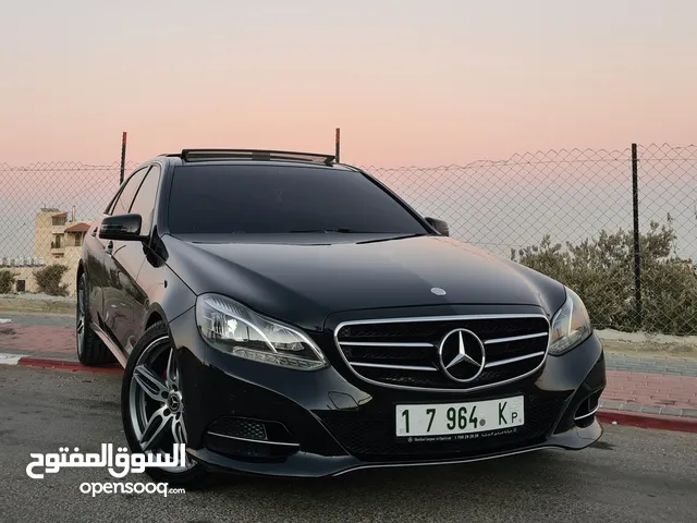 Mercedes Benz E200 / W212  فل إضافات مع بانوراما / صالون جلد بني عداد حقيقي 102,000 K.M / فحص نخب