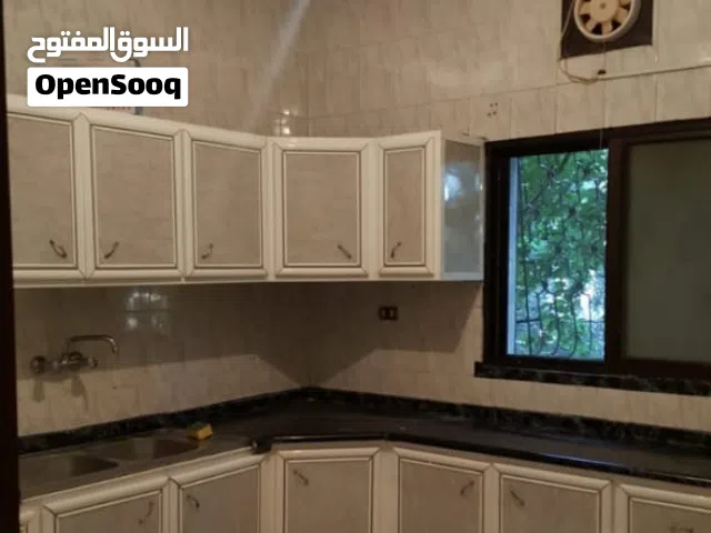 بيت مستقل للبيع او بد ل غرف نوم وصاله وصالون ومطبخ وحمامين وسدتين ومخزن وبئر ماء وطبخ وحمامين وحديق