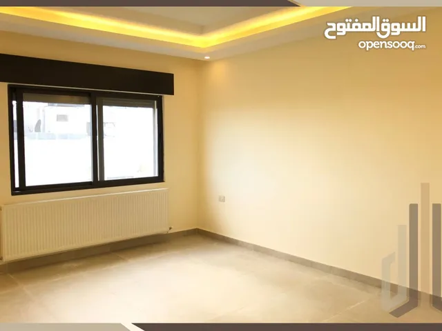 شقة طابق ارضي  للبيع في خلدا قرب مسجد الهمشري مساحة 210م