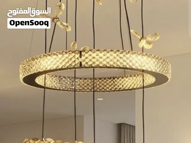 ثريا الفراشات الكريساتلية