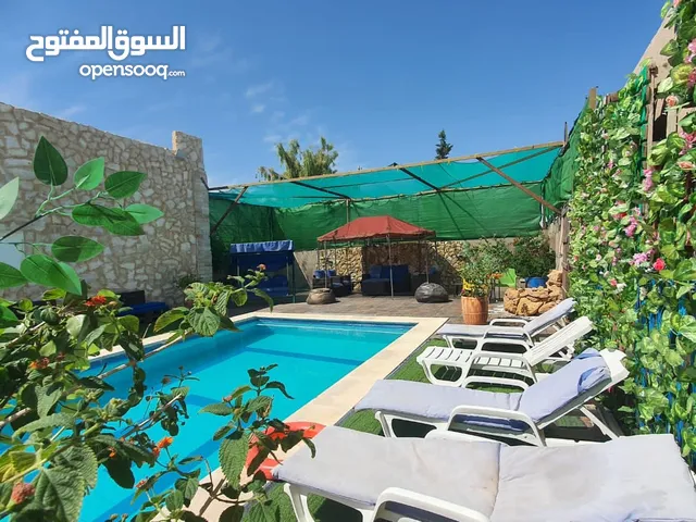 2 Bedrooms Chalet for Rent in Amman Mobes