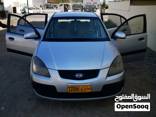 2008 كيا ريو Standard