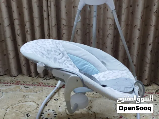 للبيع هزاز كرسي اطفال بحالة ممتازه