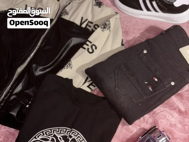 بدلة ثلاث قطع