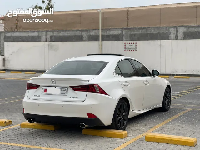 Lexus IS IS 200 in Southern Governorate