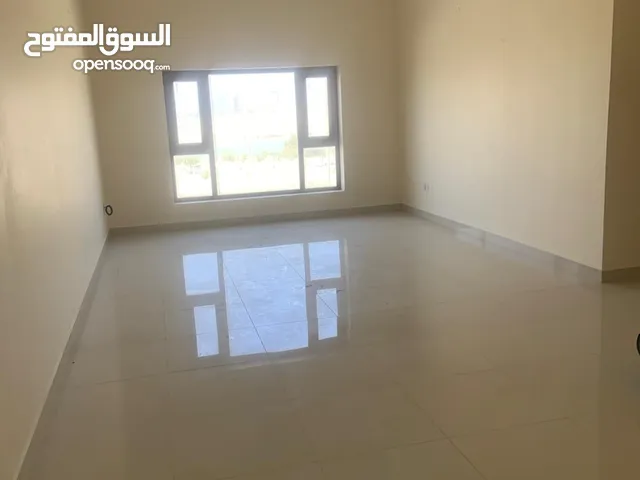 120 m2 2 Bedrooms Apartments for Rent in Muharraq Galaly