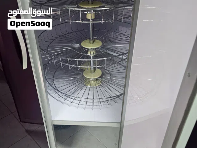 خزائن مطبخ مع مجلى