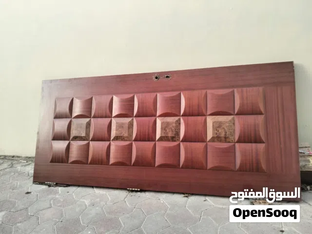 باب خشبي للبيع