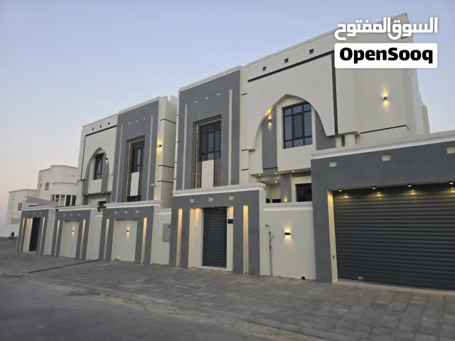 فيلا فخمة وراقية للبيع الخوض السادسة بسعر خاص.بناء شخصي