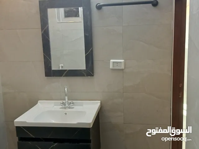 92 m2 4 Bedrooms Apartments for Sale in Zarqa Al Zarqa Al Jadeedeh