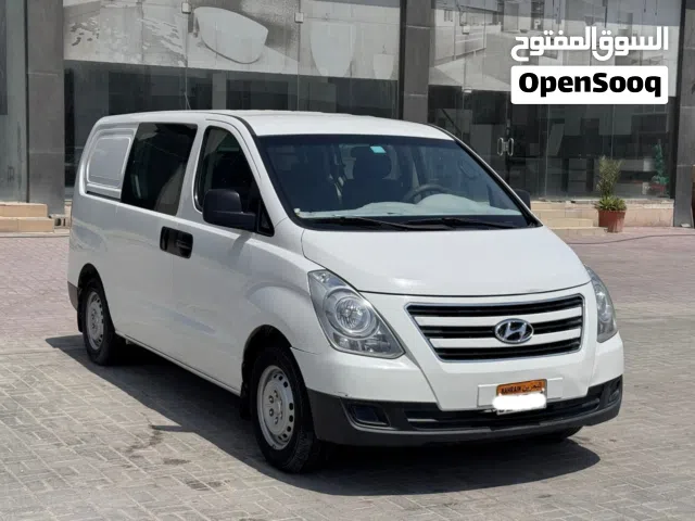 Hyundai H-1 / 2018 (White)