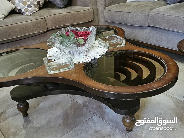طاوله وسط ثقيله مع 3 طاولات صغار ثقال