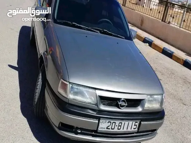 Opel Vectra  in Ajloun